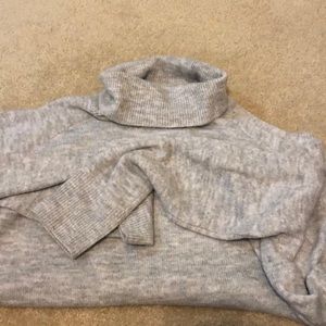 H&M turtle neck sweater NWOT